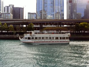 tour boat in Chicago