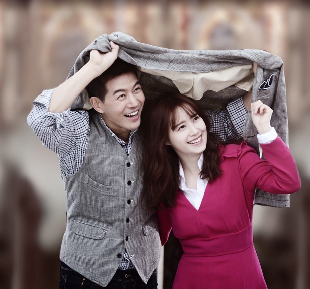 Dong Joo and Soo Wan smiling